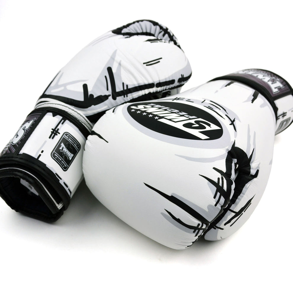 FBGVL4-66 Twins Comic Boxing Gloves White